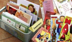 Поздравителни картички за член от семейството.