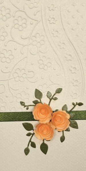 Сватбен плик за пари с цвят екрю и декорация