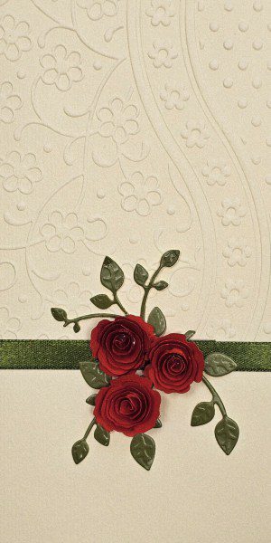 Сватбен плик за пари с цвят екрю и червена декорация .